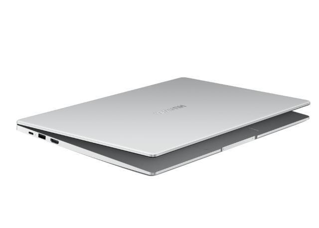 Лаптоп Huawei Matebook D15 BohrD-WDH9DL, 15.6" IPS AG, 1920x1080, Intel Core i5-1135G7, 8GB LPDDR4x, 512GB NVMe PSIe SSD, Intel Iris Xe Graphics, BT 5.1, HDMI, USB3. Gen1, USB 2.0, 65 W USB-C adapter, Battery lithium polymer, Windows 11 Home, Silver