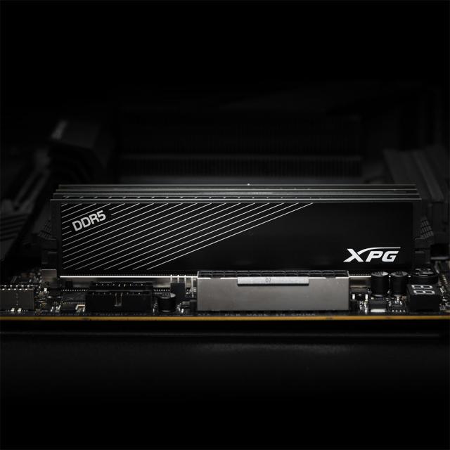 Памет ADATA XPG Hunter 16GB DDR5 5200MHz, 1.25V
