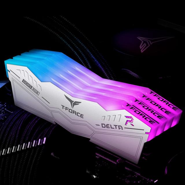 Памет Team Group T-Force Delta RGB White 32GB (2x16GB) 6000MHz DDR5, CL38 FF4D532G6000HC38ADC01