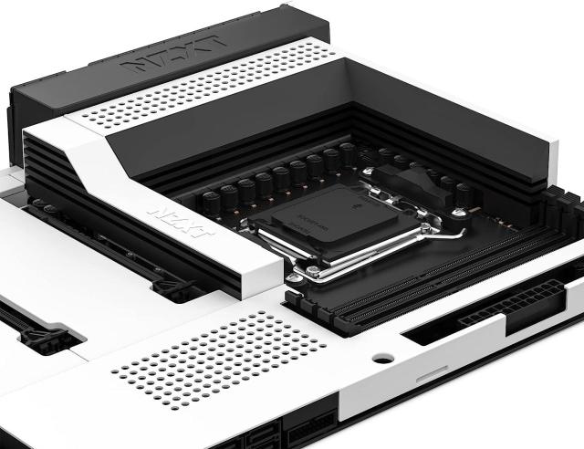 Дънна платка NZXT N7 B650E White  AM5, DDR5, PCIe 5.0 (HDMI), 3x M.2, 4x SATA 6Gb/s, 1x USB 3.2 Gen 2 Type-C, 2x USB 3.2 Gen 2, WiFi 6E, Bluetooth, ATX