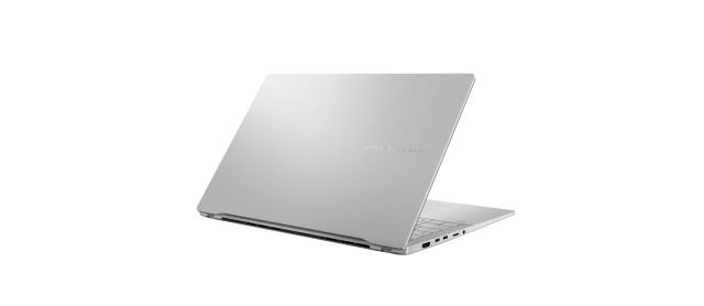 Лаптоп Asus Vivobook S 15 S5507QA-MA056W, Qualcomm Snapdragon X Elite X1E-78-100 12C (3.4GHz, 42MB Cache) 15.6" (39.62cm) 3K OLED 120Hz 600nits Glare Display, 32GB LPDDR5X, 1TB SSD, Wi-Fi 7+BT 5.4, 2x USB4, Windows 11 Home