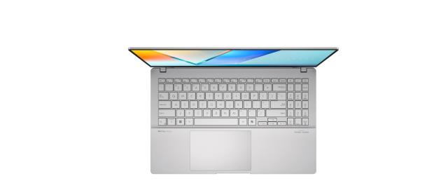 Лаптоп Asus Vivobook S 15 S5507QA-MA056W, Qualcomm Snapdragon X Elite X1E-78-100 12C (3.4GHz, 42MB Cache) 15.6" (39.62cm) 3K OLED 120Hz 600nits Glare Display, 32GB LPDDR5X, 1TB SSD, Wi-Fi 7+BT 5.4, 2x USB4, Windows 11 Home