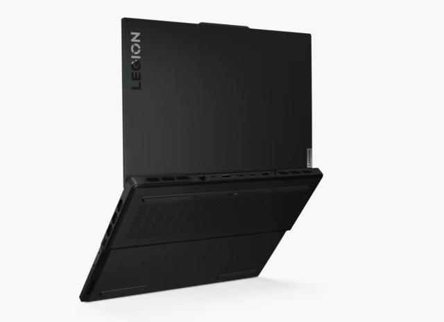 Лаптоп Lenovo Legion Pro 7 16IRX9H, Intel Core i9-14900HX 24C (2.2/5.8GHz, 24MB Cache), 16" (40.64cm) WQXGA IPS 240Hz Anti-Glare, NVIDIA GF RTX 4080 12GB, 32GB DDR5, 1TB SSD NVMe, HDMI 1x Thunderbolt 4, Free DOS