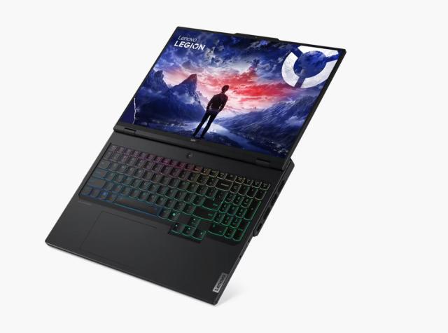 Лаптоп Lenovo Legion Pro 7 16IRX9H, Intel Core i9-14900HX 24C (2.2/5.8GHz, 24MB Cache), 16" (40.64cm) WQXGA IPS 240Hz Anti-Glare, NVIDIA GF RTX 4080 12GB, 32GB DDR5, 1TB SSD NVMe, HDMI 1x Thunderbolt 4, Free DOS