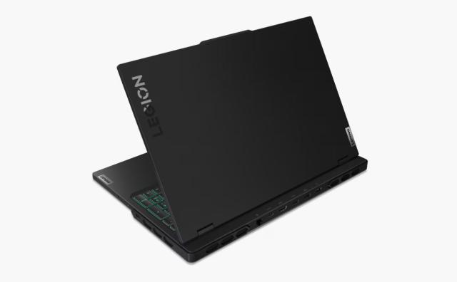 Лаптоп Lenovo Legion Pro 7 16IRX9H, Intel Core i9-14900HX 24C (2.2/5.8GHz, 24MB Cache), 16" (40.64cm) WQXGA IPS 240Hz Anti-Glare, NVIDIA GF RTX 4080 12GB, 32GB DDR5, 1TB SSD NVMe, HDMI 1x Thunderbolt 4, Free DOS