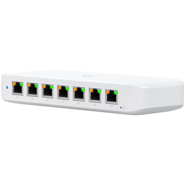 Суич Ubiquiti USW-Ultra Layer 2, 8-портов GbE PoE, 7x GbE PoE+ output ports, 1 xGbE PoE++ input port