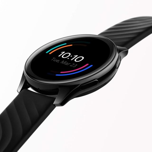 Часовник OnePlus Watch W301GB, 1.39" AMOLED 454x454, 4GB, WR 5ATM, IP68, BT 5.0, GPS, 402 mAh, Midnight Black