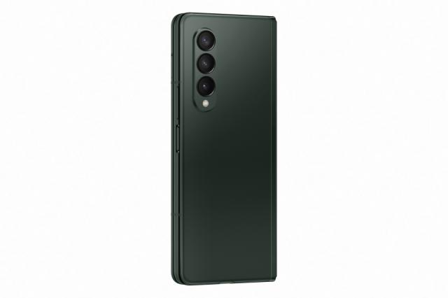 Мобилен телефон Samsung SM-F926 GALAXY Fold 3 5G 512 GB, Octa-Core (1x2.84 GHz, 3x2.42 GHz, 4x1.8 GHz), 12 GB RAM, 6.7" 1080x2640 120 Hz Dynamic AMOLED, HDR10+, 12.0 MP + 12.0 MP + 12.0 MP + 4.0 MP Selfie, 4400 mAh, Dual SIM, Phantom Green