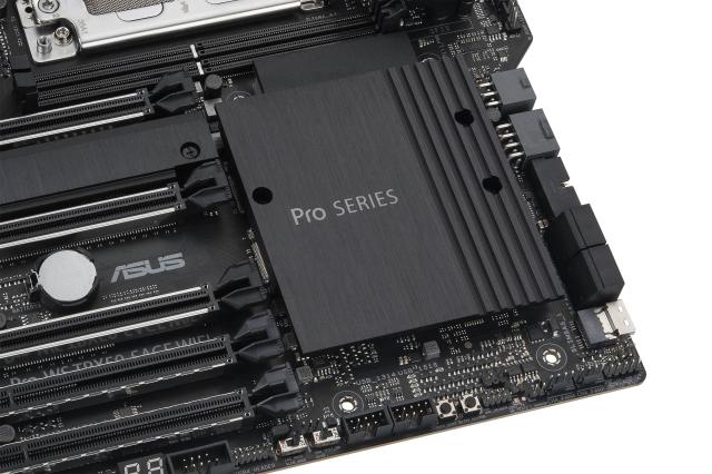 Дънна платка ASUS Pro WS TRX50-SAGE WIFI, sTR5 4x DDR5, 3x M.2slot, 4 x SATA 6Gb/s, Wi-Fi 7 / Bluetooth 5.4, 2x Ethernet, CEB