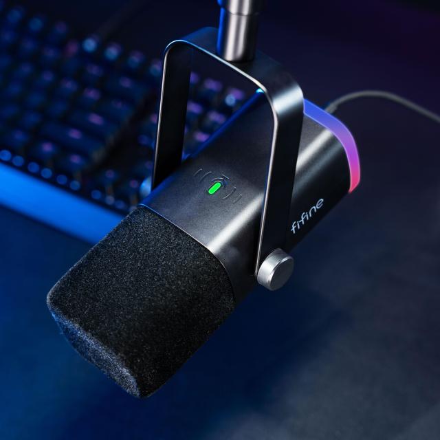 Микрофон със стойка FIFINE AM8T Dynamic RGB, кондензаторен, USB Type-C, 3.5mm, jack 3-Pin XLR, Black