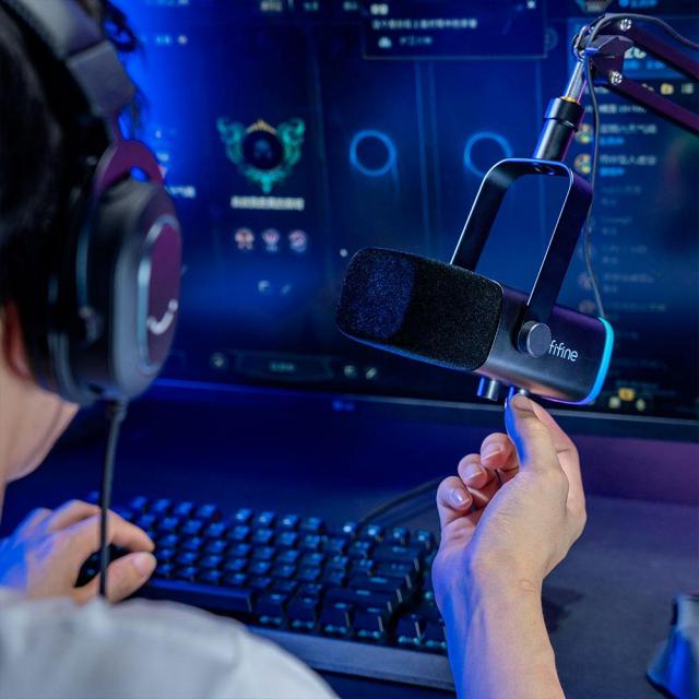 Микрофон със стойка FIFINE AM8T Dynamic RGB, кондензаторен, USB Type-C, 3.5mm, jack 3-Pin XLR, Black