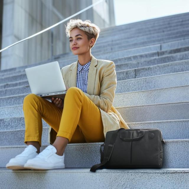 Чанта за лаптоп Hama "Genua" 15.6'' (39.62 cm), черна