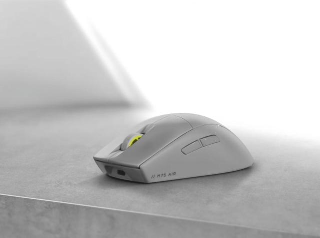 Геймърска мишка CORSAIR M75 AIR WIRELESS Ultra-Lightweight, 26 000 DPI, Optical, Light Gray