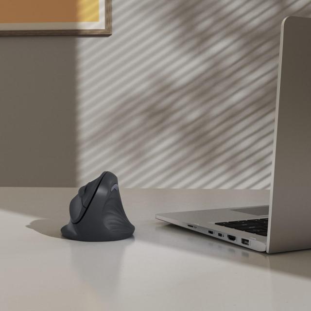 Hama EWM-500R, Ергономична вертикална мишка, Wireless, оптична (1000-1600 dpi), 7 бутона, черна