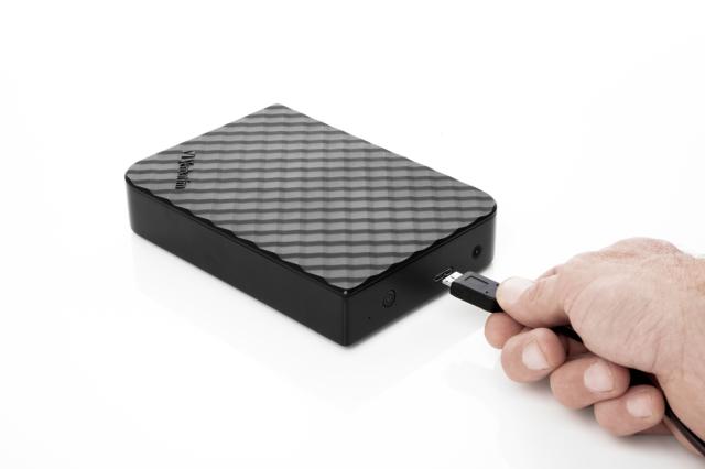 Твърд диск Verbatim  2 TB 3.5-Inch Store 'n' Save USB 3.0 Desktop Hard Disk Drive - Black