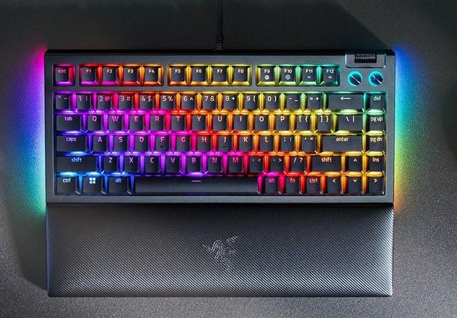 Kлавиатура Razer BlackWidow V4 75%, mеханична, Switch Orange, RGB, черна