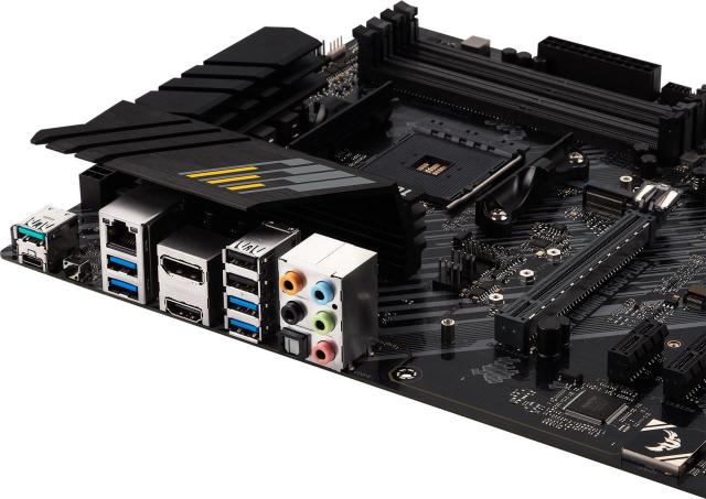 Дънна платка Asus TUF-GAMING-B550-PLUS, B550, AM4, (HDMI/DP), (CFX), PCIe 4.0, 6x SATA3 6.0 Gb/s, 2x M.2, 2x USB 3.2 Gen2, Aura Sync, ATX