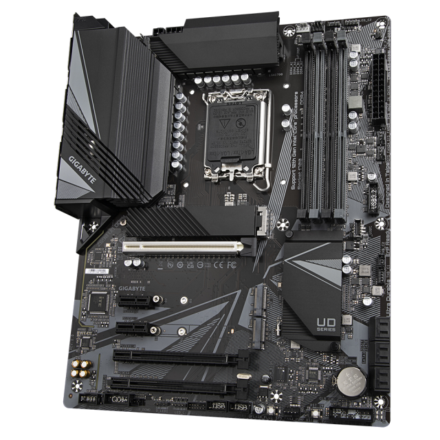 Дънна платка Gigabyte Z690 UD DDR4, LGA1700, 4 x DDR4,  (DP,HDMI)(CF), PCI-E 5.0, 6x SATA 6Gb/s, 3x M.2, 1x USB 3.2 Gen 2,RGB Fusion,  ATX