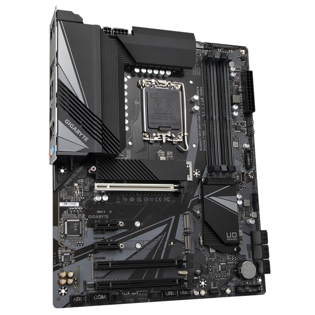 Дънна платка Gigabyte Z690 UD DDR4, LGA1700, 4 x DDR4,  (DP,HDMI)(CF), PCI-E 5.0, 6x SATA 6Gb/s, 3x M.2, 1x USB 3.2 Gen 2,RGB Fusion,  ATX