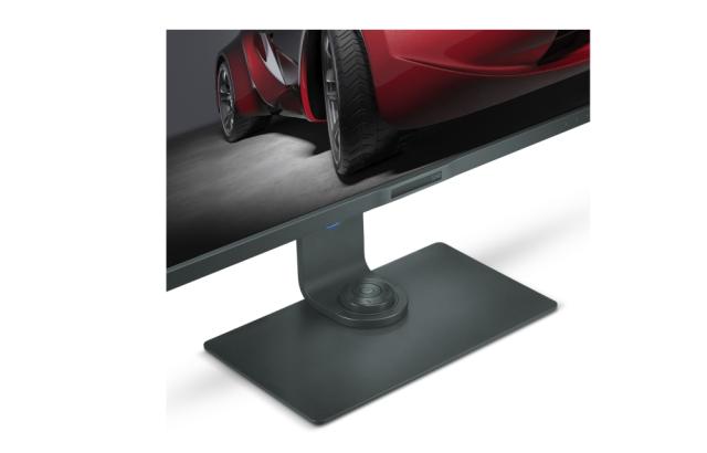 Монитор BenQ PD3200U, 32" IPS, 4ms, 3840x2160 4K, Designer Monitor, 100% sRGB, PIP/PBP, CAD/CAM, Display Pilot, Flicker-free, LBL, 1000:1, 20M:1 DCR, 10 Bit, 350 cd/m2, HDMI x2, DP, miniDP, USB Hub, Card R/W, Speakers, Height Adj., Swivel, Pivot, Til