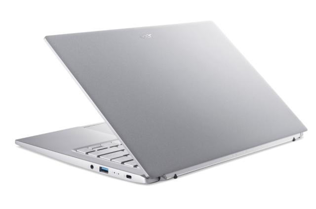 Лаптоп Acer Swift X, SF314-44-R3RD, AMD Ryzen 7 5825U (Up to 4.5GHz, 16MB), 14" IPS FHD (1920x1080), 16GB DDR4, 1024GB PCIe SSD, AMD Radeon RX8 Vega, WiFi 6AX+BT, HD Cam, FPR, Linux, Silver