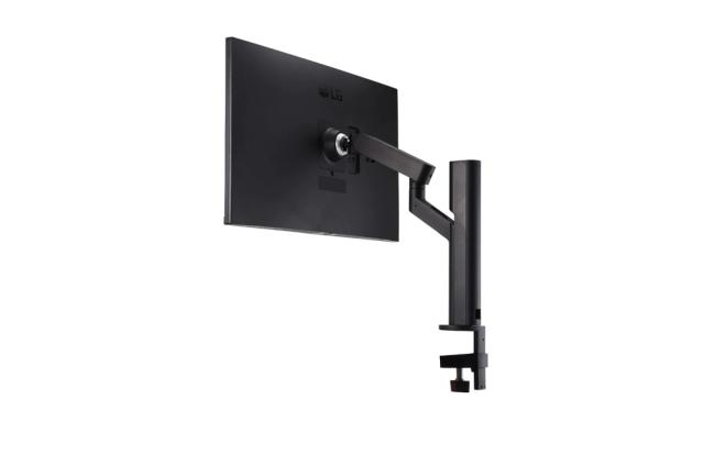 Монитор LG 32QP880-B, 31.5" QHD Monitor Ergo (2560x1440) IPS AG, sRGB 99%, HDR10, 75Hz, 1ms mbr, 5ms, 1000:1, Mega DFC, 350 cd/m2, AMD FreeSync, USB type-C, HDMI, Speacers  5W x 2, Reader Mode, DisplayPort, Ergo Dual Stand with C-Clamp & Grommet, Til