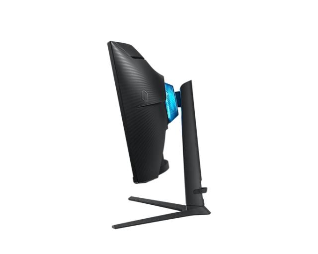 Монитор Samsung 32BG750 32" Odyssey G7 Smart, Curved 1000R, VA, 165 Hz, 1 ms GTG, 3840x2160, 350 cd/m2, 1 000 000:1 Contrast, HDR 2000, Eye Saver, Flicker Free, AMD FreeSync Premium Pro, DP 1.4, 2xHDMI 2.1, 2xUSB 3.0, Headphone Jack