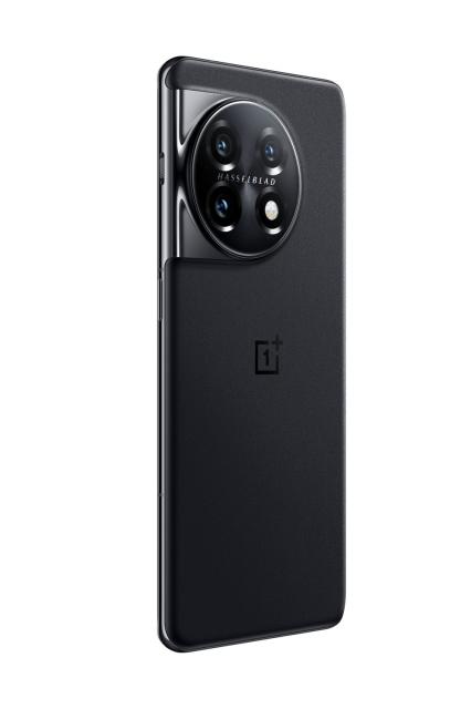 Мобилен телефон OnePlus 11 5G CPH2449 16GB RAM, 256GB, 8 Core Snapdragon 8 Gen 2, 6,70" 120Hz AMOLED 3216x1440 LTPO,  IMX890 50MP + IMX581 48MP Ultrawide +  IMX709 32MP Telephoto, OIS, 16MP Front Selfie, 5000mAh, Dual SIM, Android 13, Titan Black