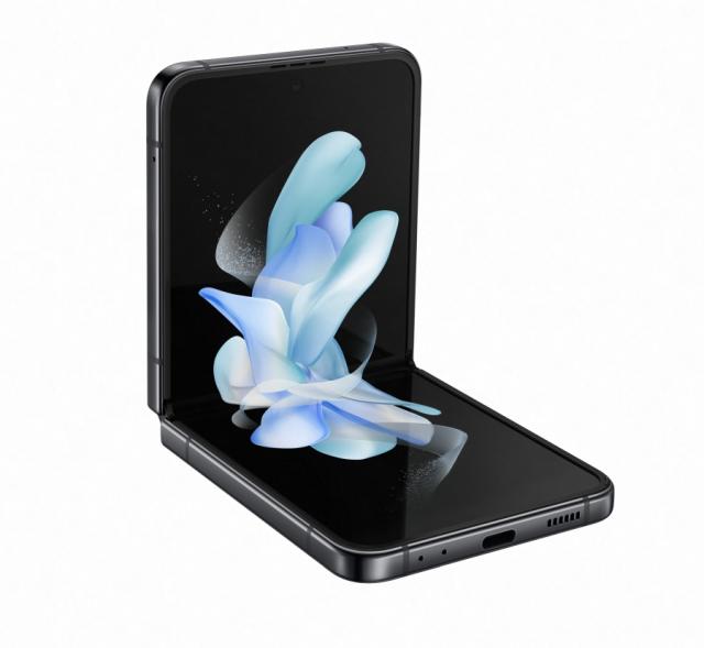 Мобилен телефон Samsung SM-F721 GALAXY Flip 4 5G 512 GB, Octa-Core (1x3.19 GHz, 3x2.75 GHz, 4x1.8 GHz), 8 GB RAM, 6.7" 1080x2640 120 Hz Dynamic AMOLED, HDR10+, 12.0 MP + 12.0 MP + 10.0 MP Selfie, 3700 mAh, Dual SIM, Graphite