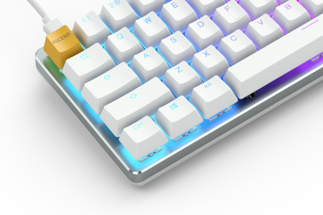 Геймърскa механична клавиатура Glorious White Ice GMMK RGB Compact, Gateron Brown US Layout