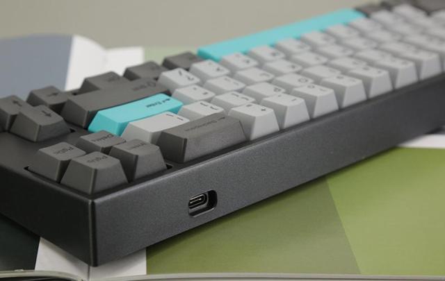 Геймърскa механична клавиатура Ducky x Varmilo Miya Mac Moonlight 65%, Cherry MX Red