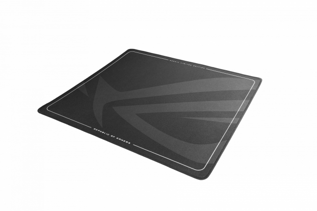 Геймърски пад ASUS ROG Strix Edge Limited Nordic Edition