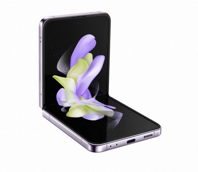 Мобилен телефон Samsung SM-F721 GALAXY Flip 4 5G 512 GB, Octa-Core (1x3.19 GHz, 3x2.75 GHz, 4x1.8 GHz), 8 GB RAM, 6.7" 1080x2640 120 Hz Dynamic AMOLED, HDR10+, 12.0 MP + 12.0 MP + 10.0 MP Selfie, 3700 mAh, Dual SIM, Bora Purple