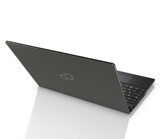 Лаптоп Fujitsu LIFEBOOK E5513, Intel Core i7-1355U up to 5.0 GHz, 15.6" FHD AG, 1x16GB DDR4 3200MHz, SSD 512GB PCIe 4.0 NVMe M.2, FPR & SCR, TPM 2.0, IR-HD cam, Intel WiFi 6E AX211, BT5.2, WWAN ready (4G antennas only), 4cell 50Wh, Black Kbd backlit 
