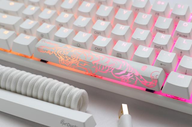 Геймърскa механична клавиатура Ducky One 3 Pure White Mini 60, Hotswap Cherry Mx Silent Red, RGB, PBT Keycaps