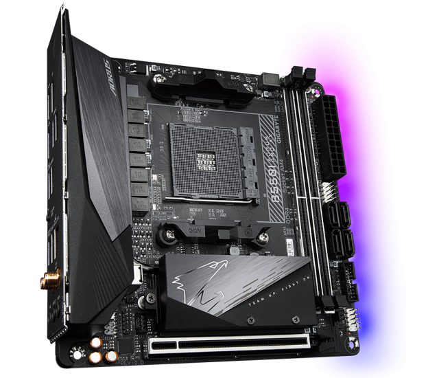 Дънна платка Gigabyte B550I AORUS PRO AX, AM4, B550, DDR4, PCI-E 4.0 (CFX), 4x SATA 6Gb/s, 2x M.2, USB 3.2 Gen 1, Wi-Fi, Bluetooth 5.1, HDMI, DP, RGB Fusion 2.0, Mini-ITX