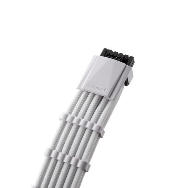 Кабел CableMod PRO ModMesh RT-Series 12VHPWR към 3x8Pin PCI-E кабел - 60cm за ASUS/Seasonic захранвания, White